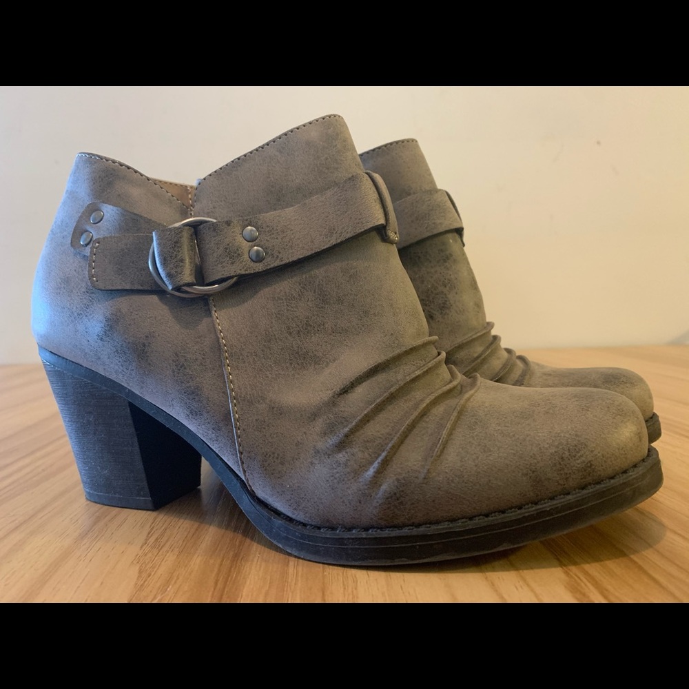 Natural Soul Grey Ankle Booties